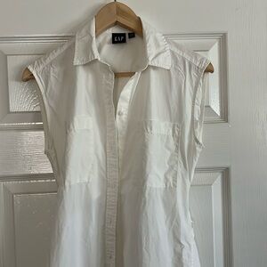 Gap classic dress, with small opening in the back. XS like new. Wardrobe staple